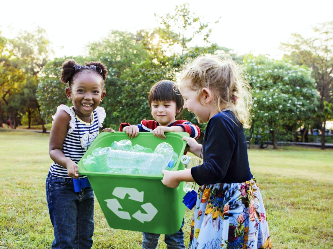 group-of-kids-school-volunteer-charity-environment.jpg