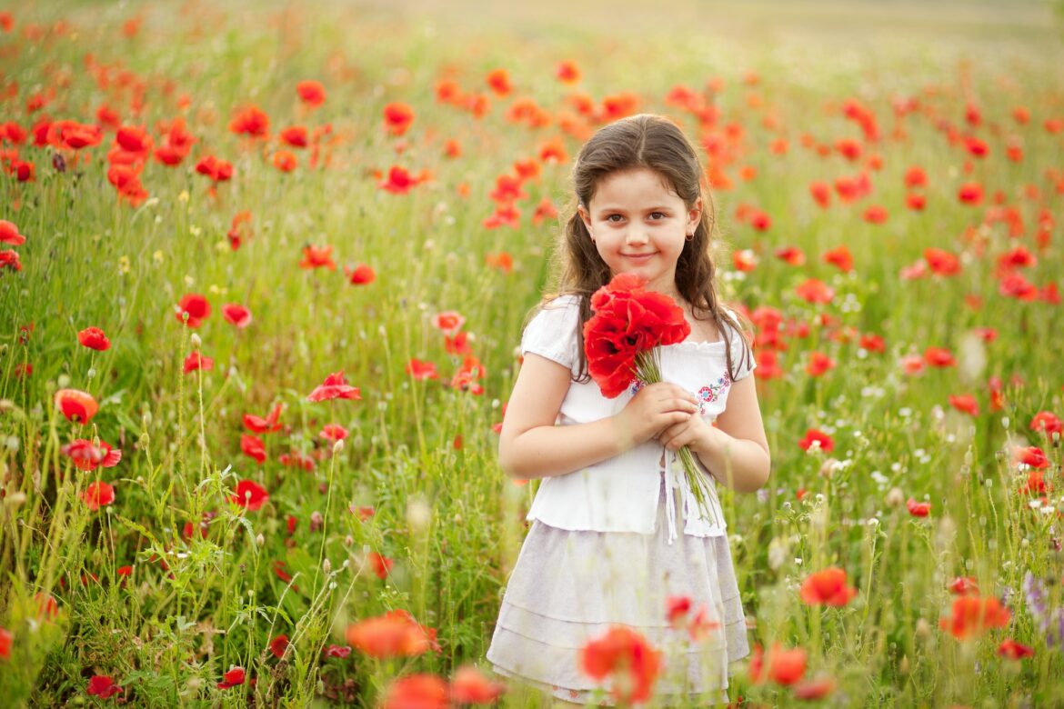 happy-kid-with-poppies-.jpg