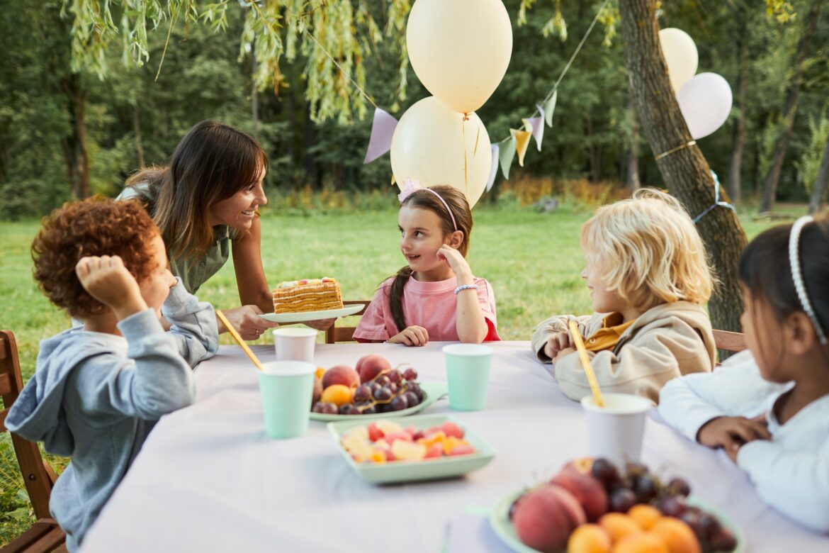 kids-at-table-in-birthday-party.jpg