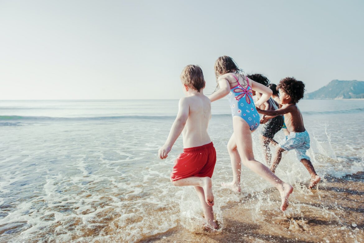 kids-at-the-beach-summer-vacation-vivid-tone.jpg