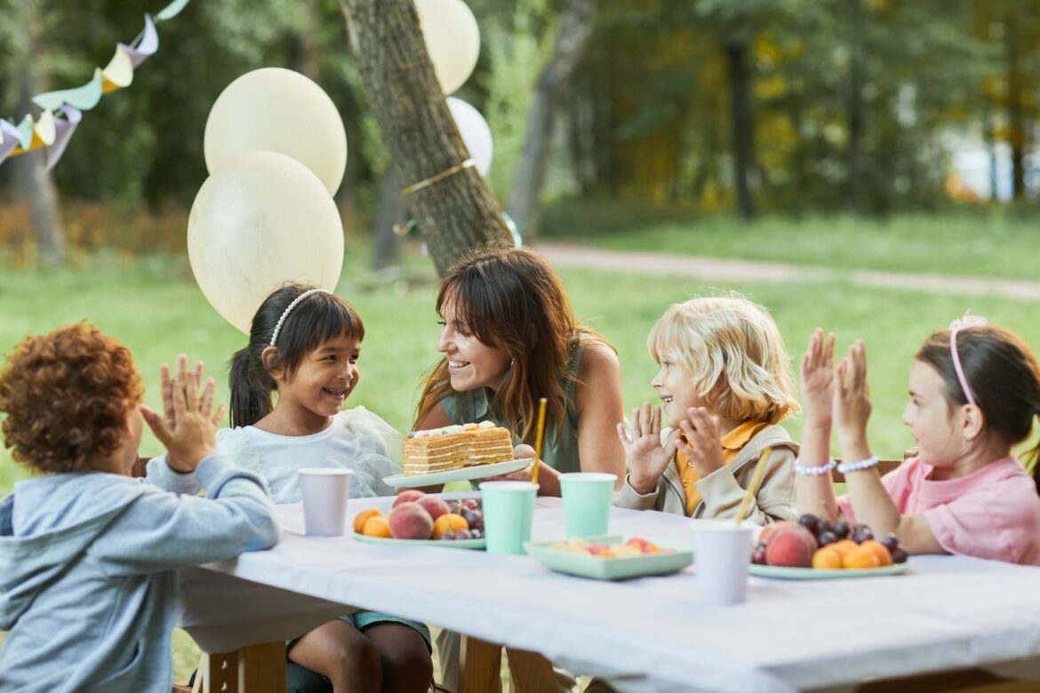 kids-birthday-party-in-summer.jpg