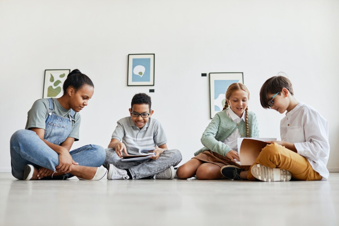 kids-sitting-on-floor-in-art-gallery.jpg